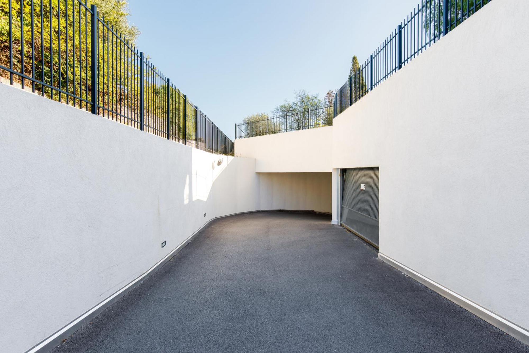 Lovely 2 Bedroom Condo With Pool Vallauris Exteriör bild