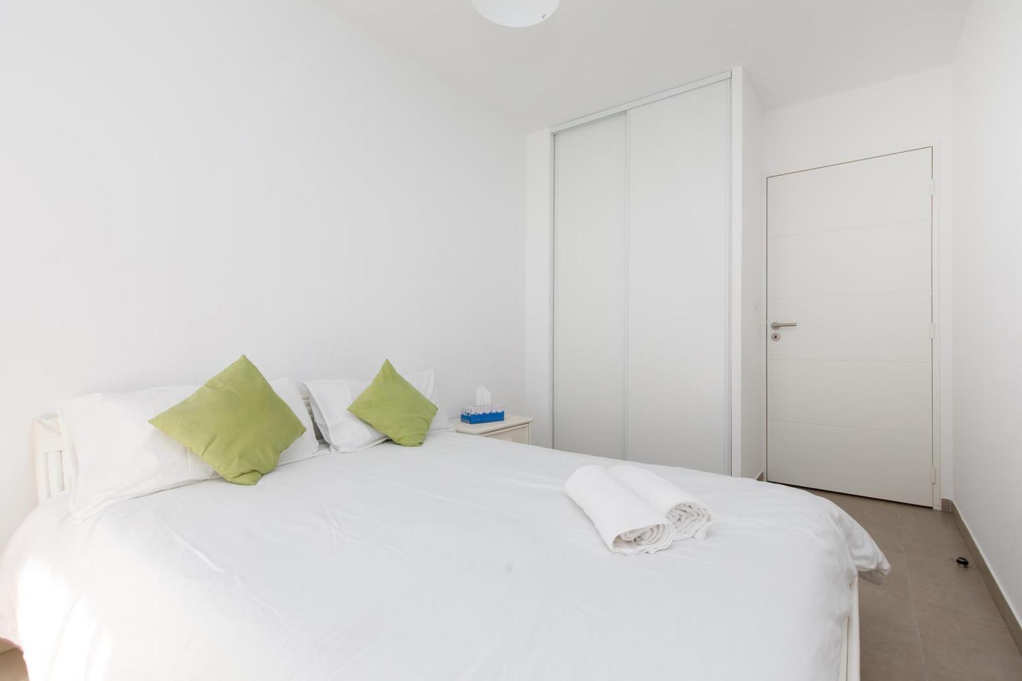 Lovely 2 Bedroom Condo With Pool Vallauris Exteriör bild