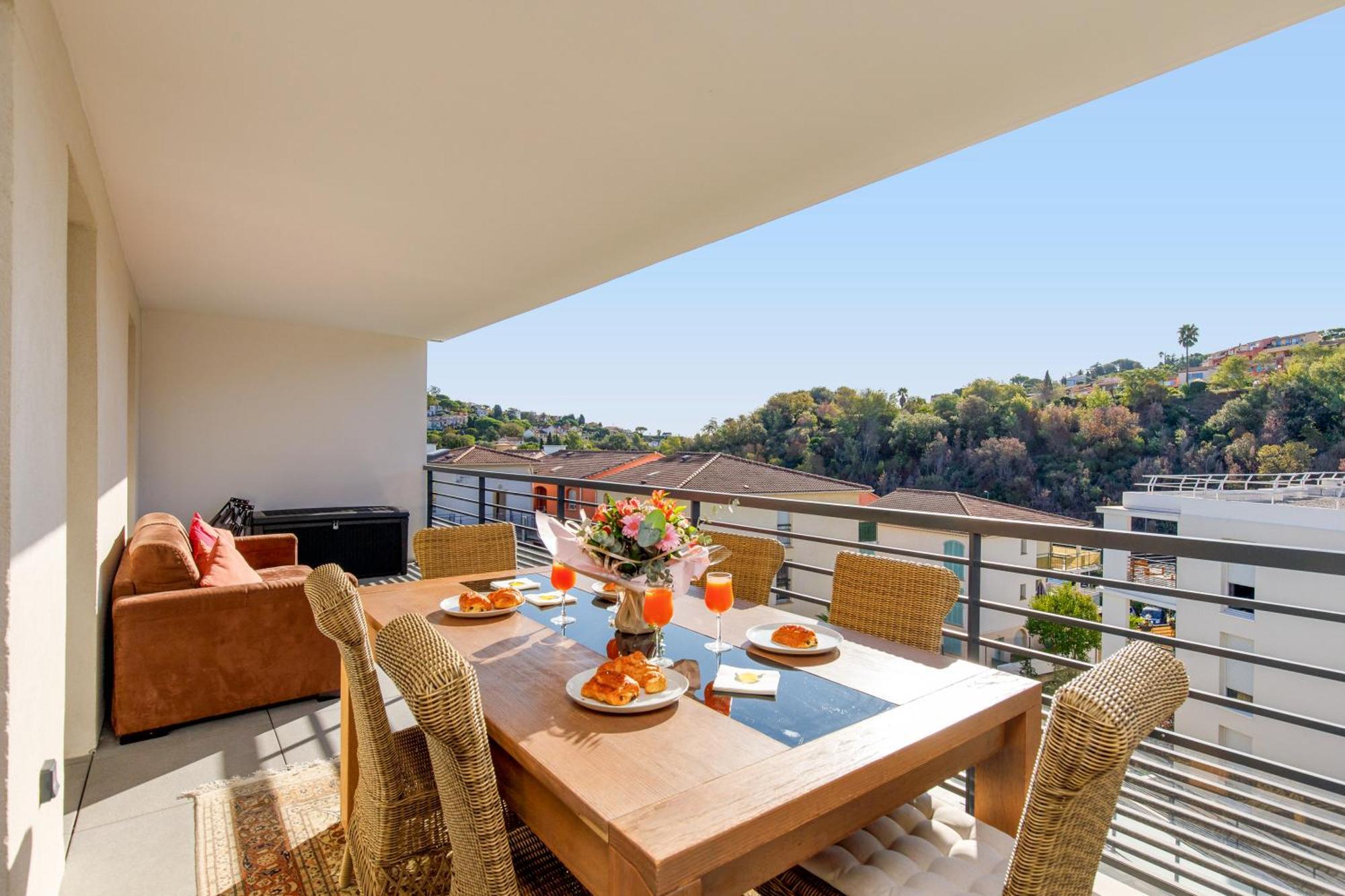 Lovely 2 Bedroom Condo With Pool Vallauris Exteriör bild