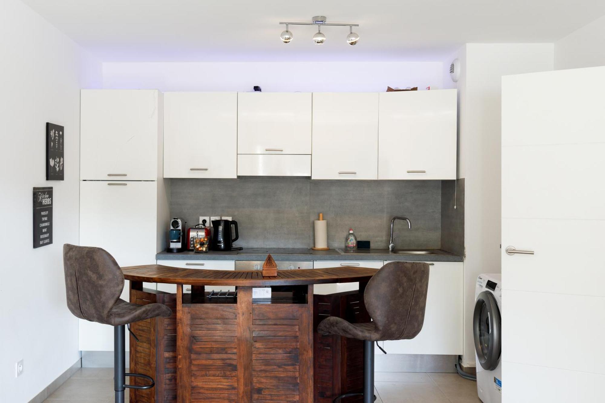 Lovely 2 Bedroom Condo With Pool Vallauris Exteriör bild