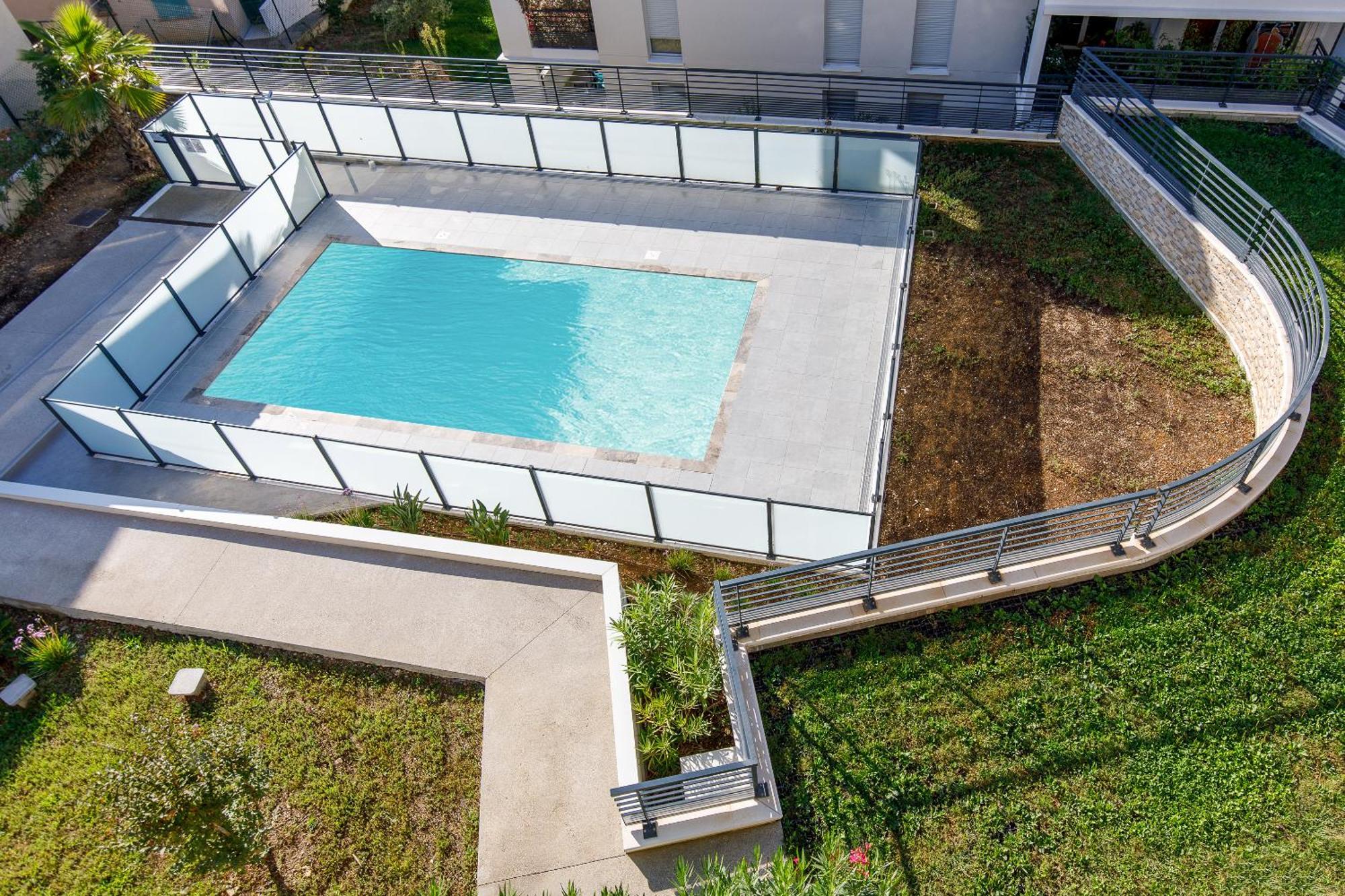 Lovely 2 Bedroom Condo With Pool Vallauris Exteriör bild